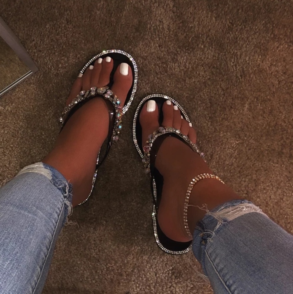 ๐๐๐จ๐ฉ ๐๐๐ฏ 6๐Blk Diamond Embellished Sandal - Picture 2 of 7